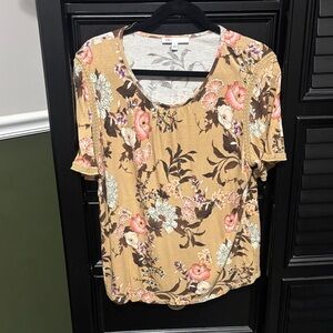 DR2 ladies short sleeved T-shirt with lace sleeved detail. Rayon and Cotton